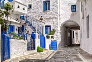 Белый и синий - популярные цвета в Греции